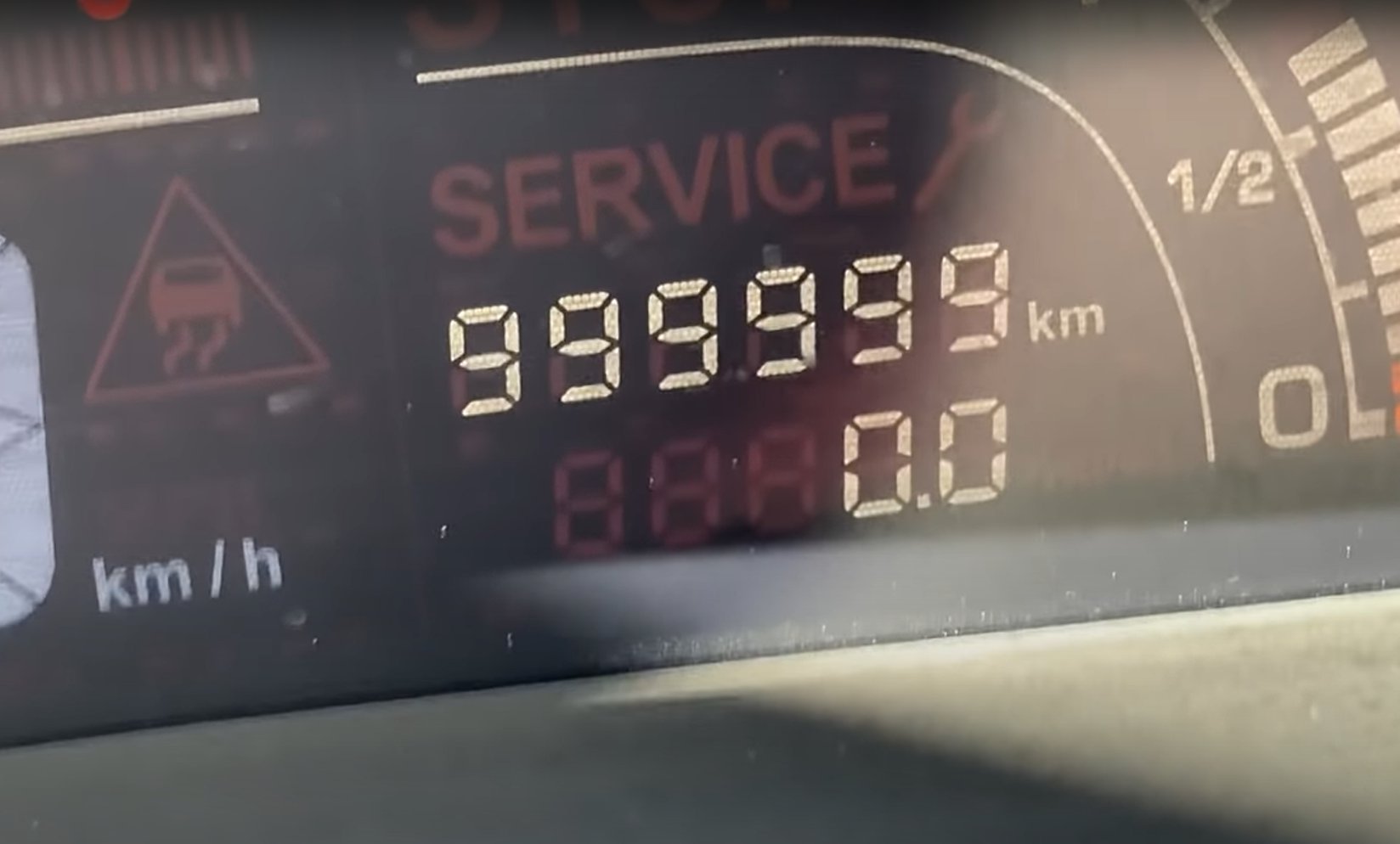 You are currently viewing 1.000.000km with a Citroen C6