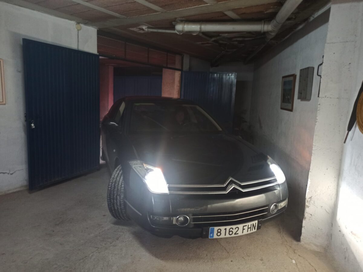You are currently viewing The Citroen C6 garage saga